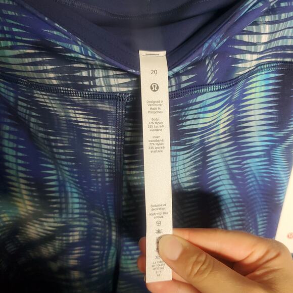 NWT lululemon Invigorate HR Tight Foil Size 20 Blue Shapeshifter Flux Blue Multi - Picture 3 of 12